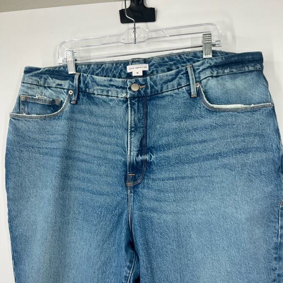 Good American Good Boy Twisted Slit Jeans in Blue875 High Rise - Picture 3 of 9